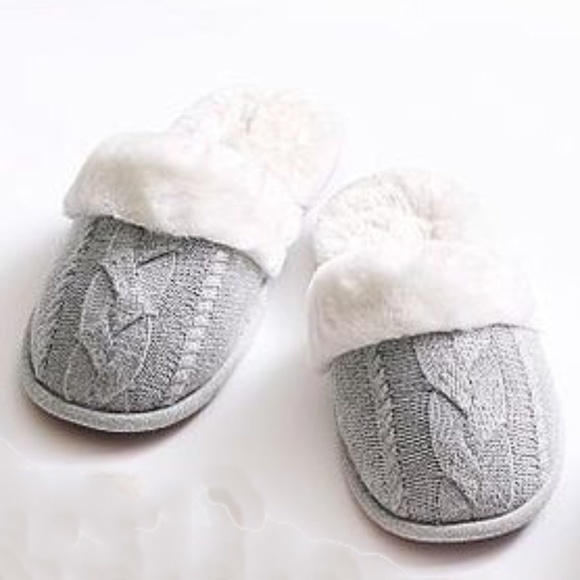 Victoria's Secret Shoes - NWT Slippers Cozy Cable Knit S/P 5-6